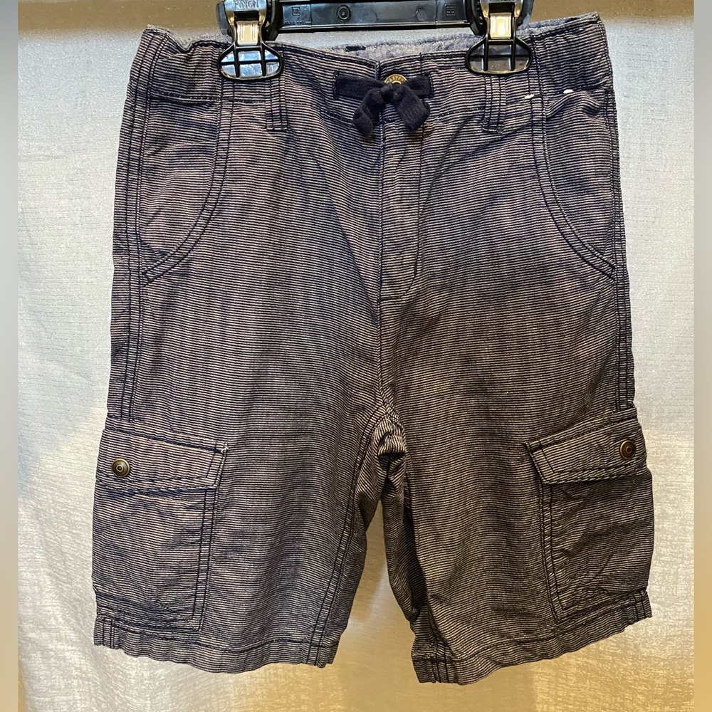 Boys Gymboree navy shorts with white pinpoint